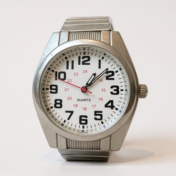 Quartz Silver-Tone Mens Watch With Black Numerals On White Dial FMD J0119 IF281 - Picture 1 of 7